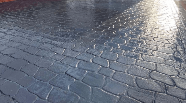 New leaf Landscaping driveway cleaning pic